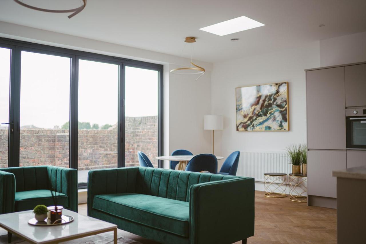 York Riverside Apartments Экстерьер фото